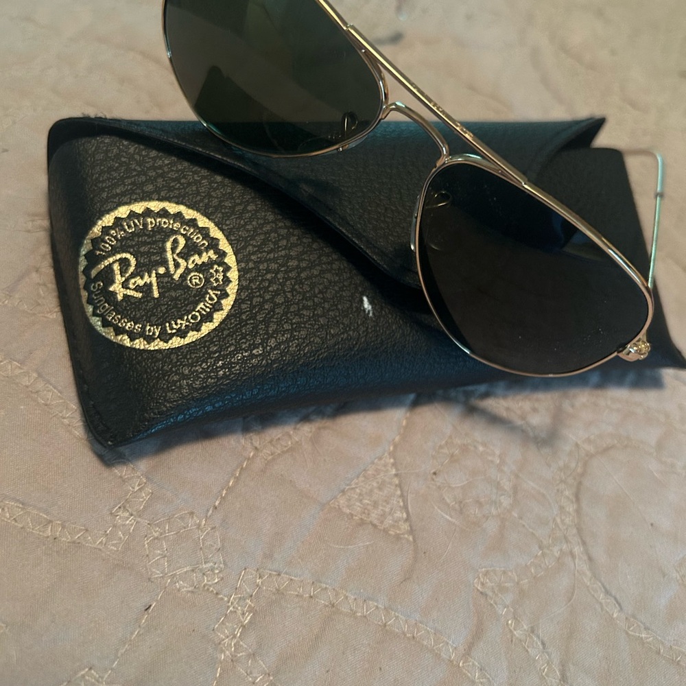 Ray-Ban Gold Frame Aviator Sunglasses